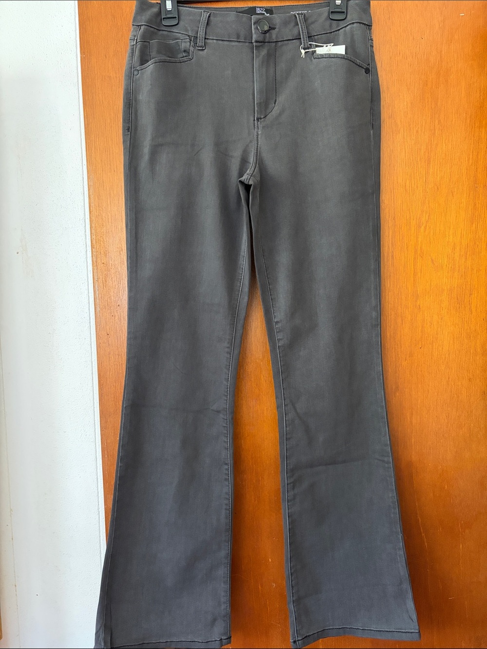 Women’s Boot-Cut Stretch Pants in Charcoal
